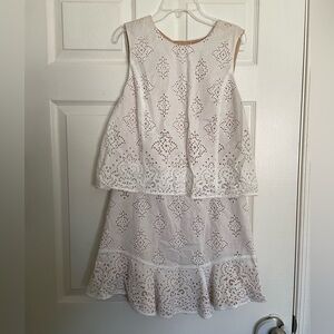 BCBG MAXAZRIA Elegant White Eyelet Women’s Dress size 6 NEW with Tags